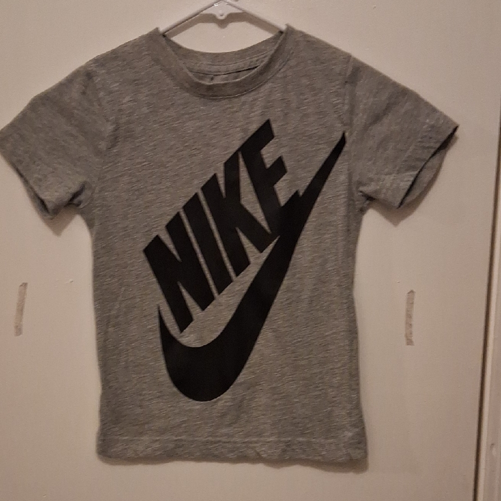 Nike Kids Heather Gray Tee with Black Logo